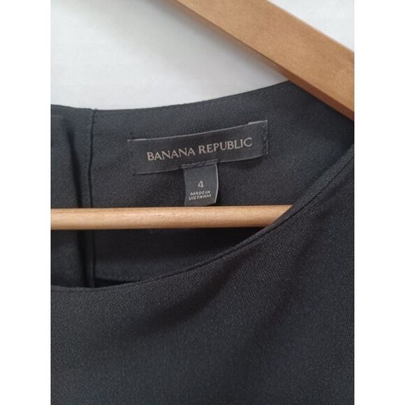 Banana‎ Republic Knee Length Black Dress Bell Sleeves 100% polyester Size 4 - Picture 2 of 8